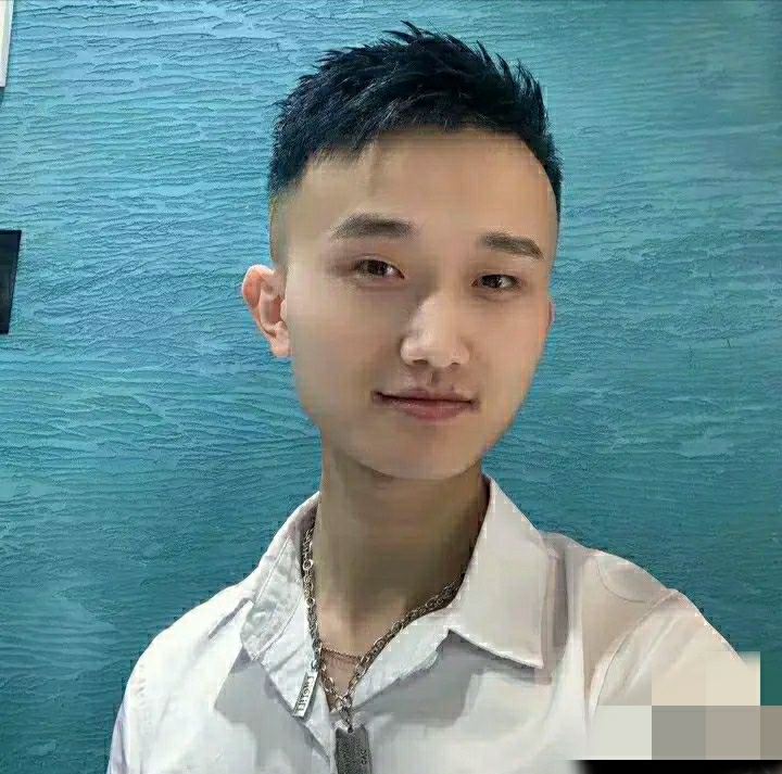 小哥哥的第一张照片--茂名闪婚服务中心